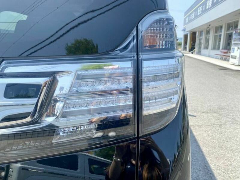 VELLFIRE-18