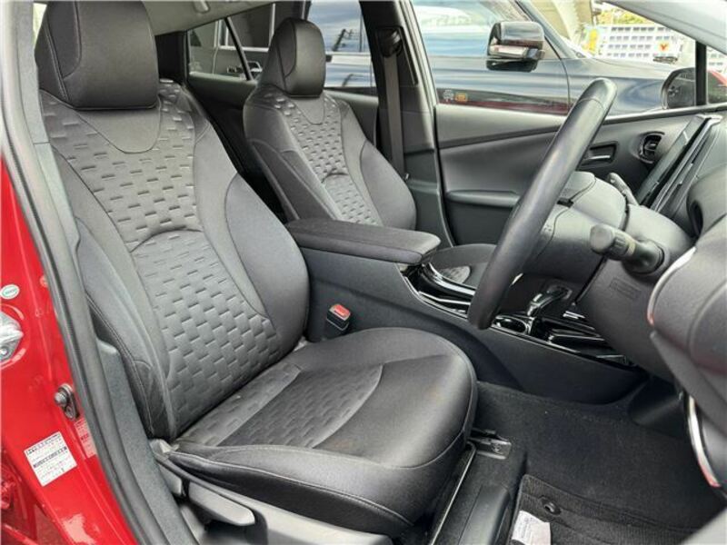 PRIUS PHV