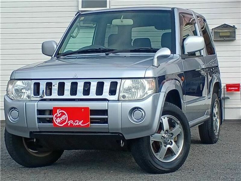 MITSUBISHI PAJERO MINI