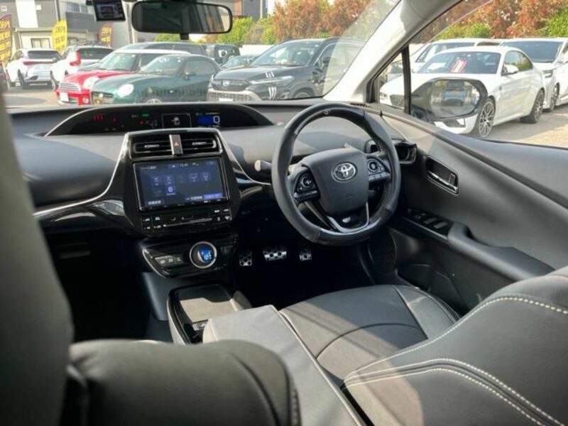 PRIUS PHV