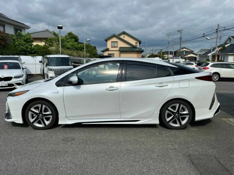 PRIUS PHV