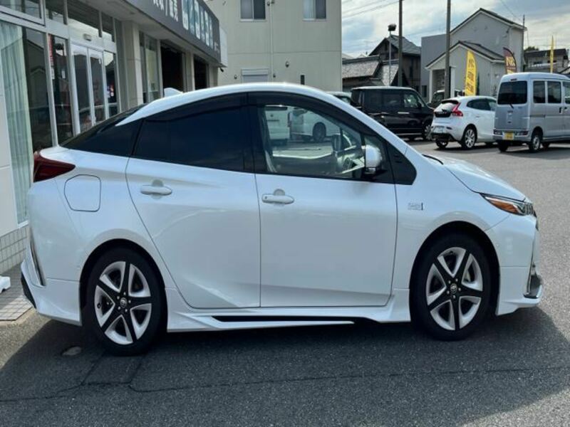 PRIUS PHV