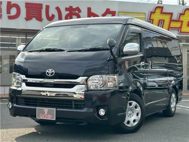 TOYOTA HIACE