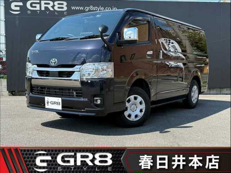 TOYOTA HIACE VAN