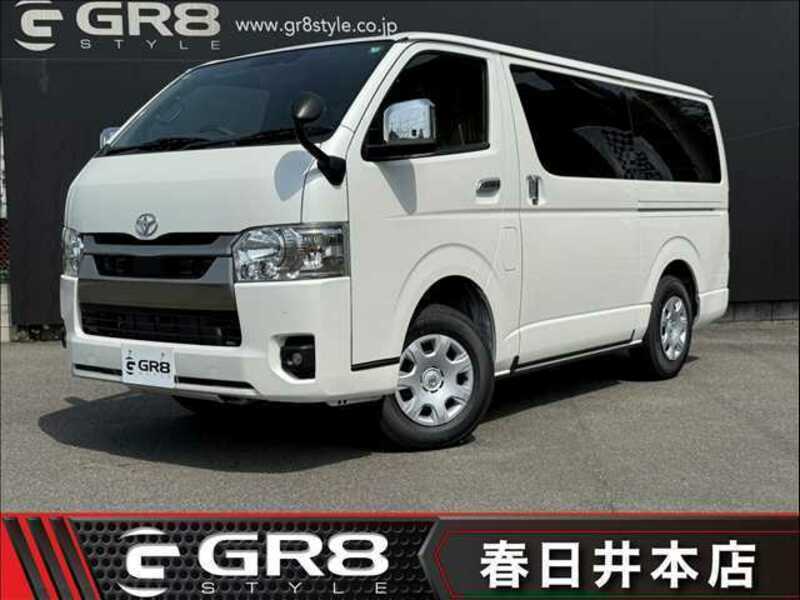 TOYOTA HIACE VAN