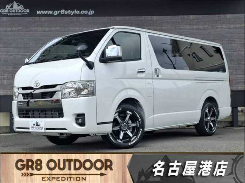 TOYOTA HIACE VAN