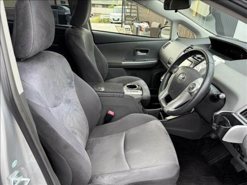 PRIUS ALPHA
