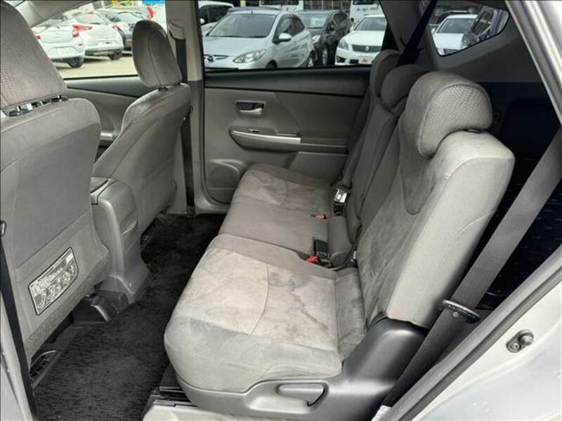 PRIUS ALPHA