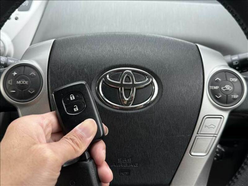 PRIUS ALPHA