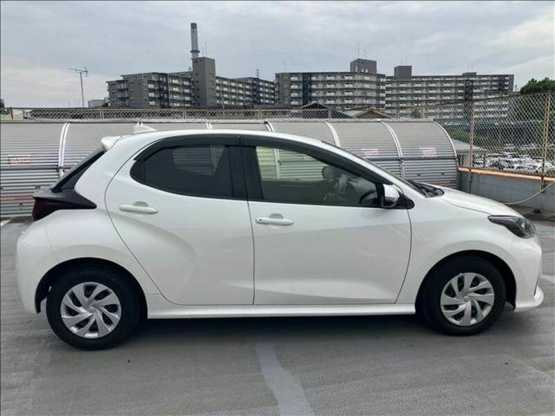 YARIS-27