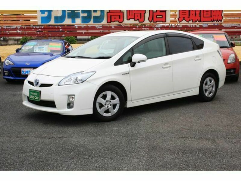TOYOTA PRIUS