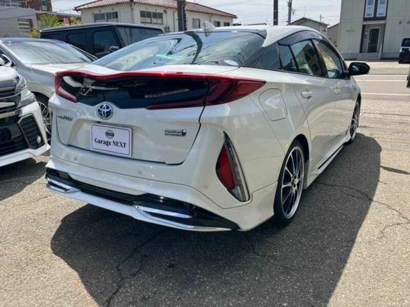 PRIUS PHV-3