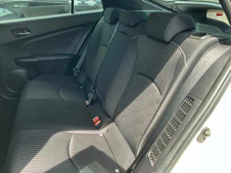 PRIUS PHV-16