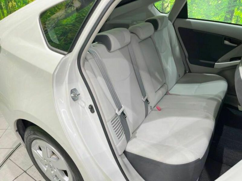 PRIUS-8
