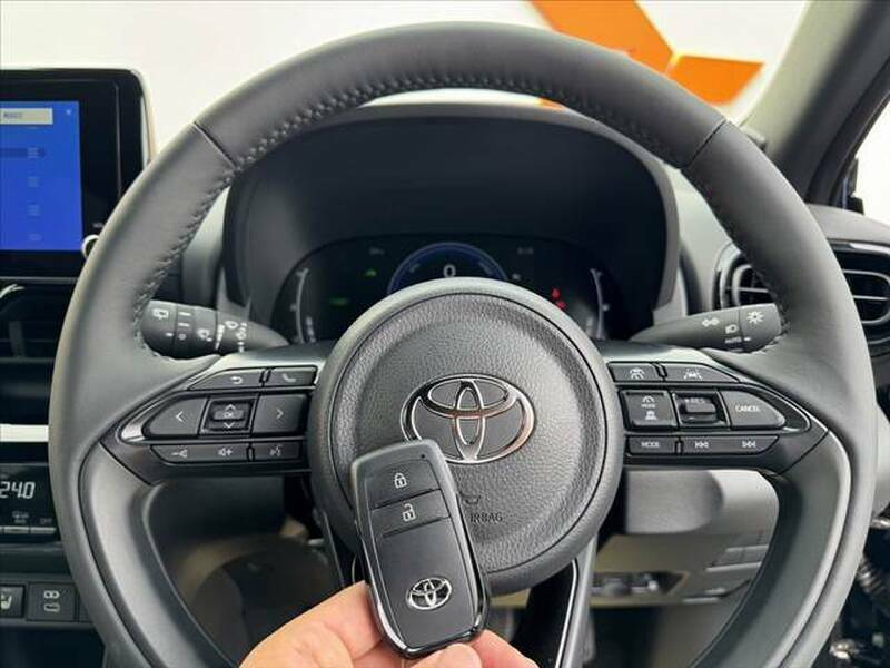 YARIS CROSS