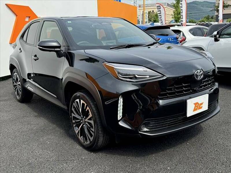 YARIS CROSS