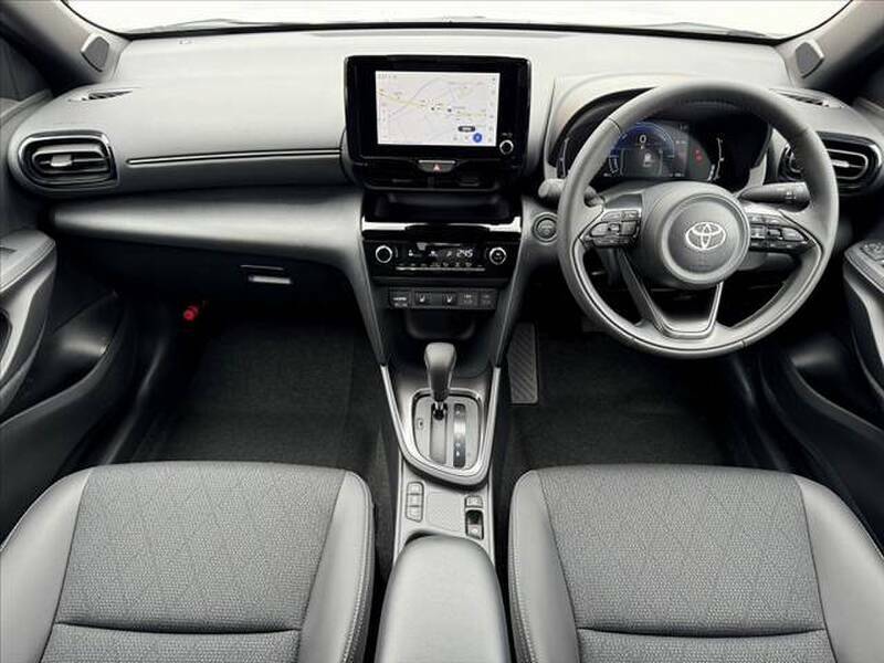 YARIS CROSS