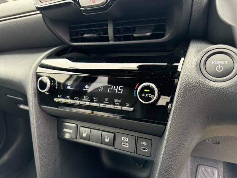 YARIS CROSS