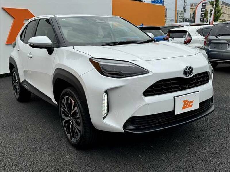 YARIS CROSS