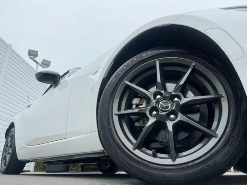 ROADSTER-12