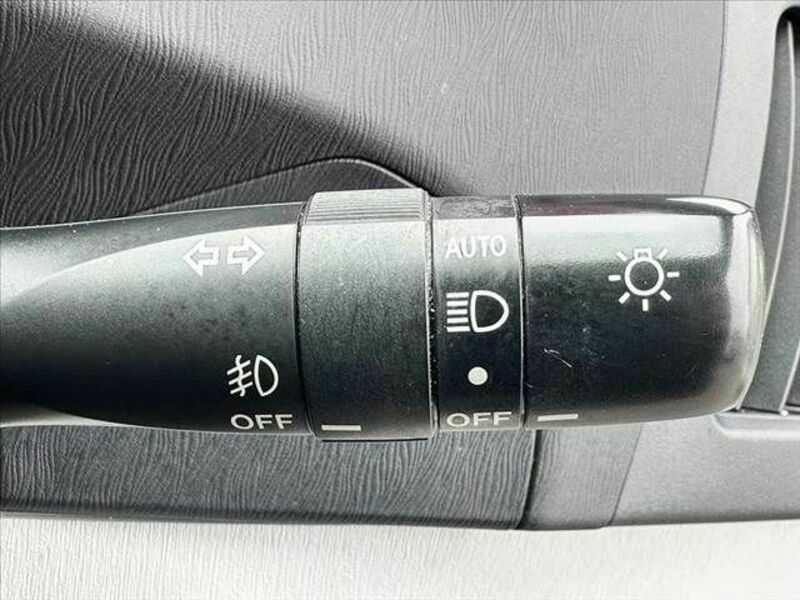 PRIUS-23