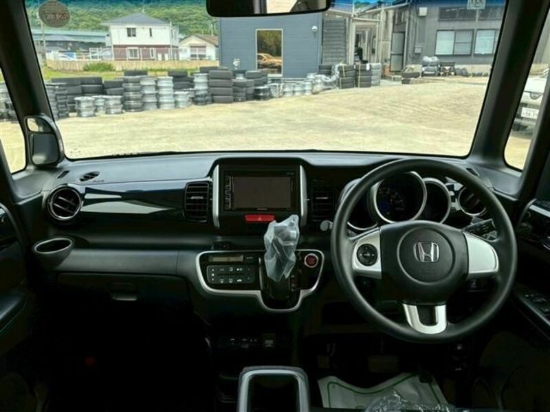 N BOX CUSTOM
