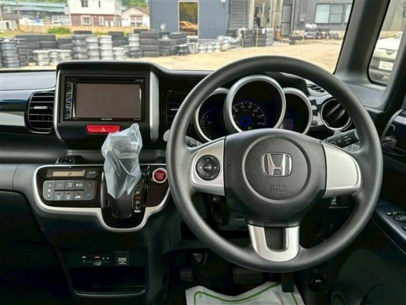 N BOX CUSTOM