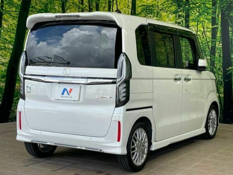 N BOX CUSTOM