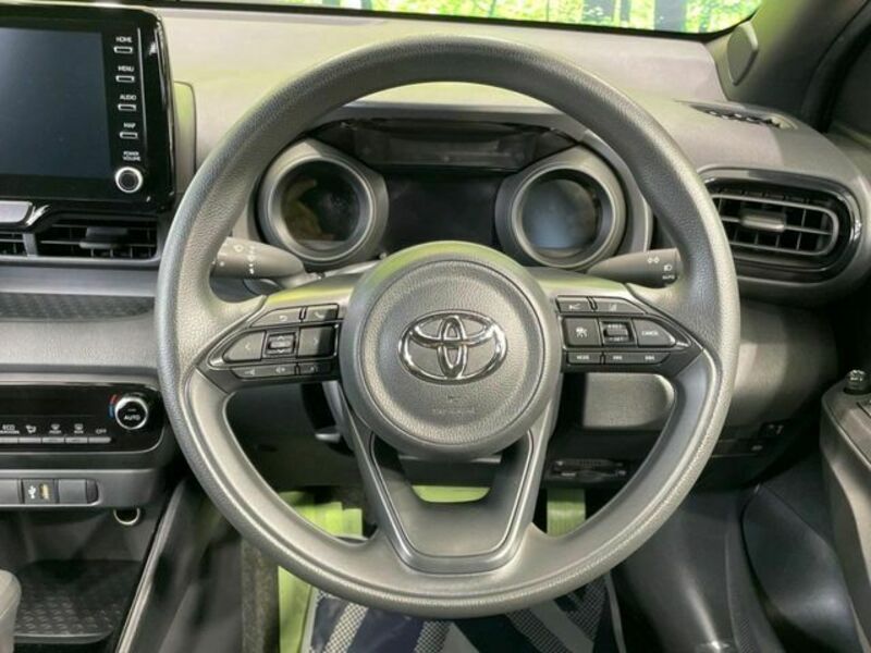 YARIS-11