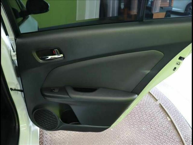 PRIUS-24