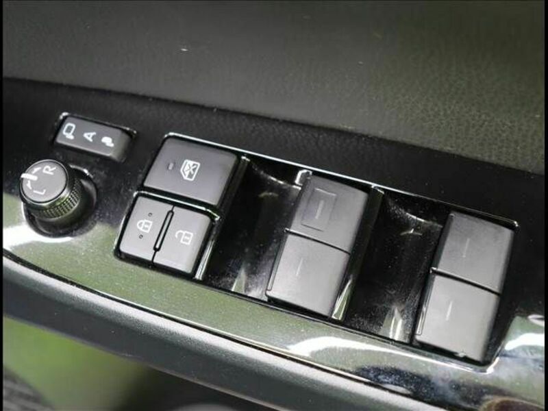 PRIUS-16