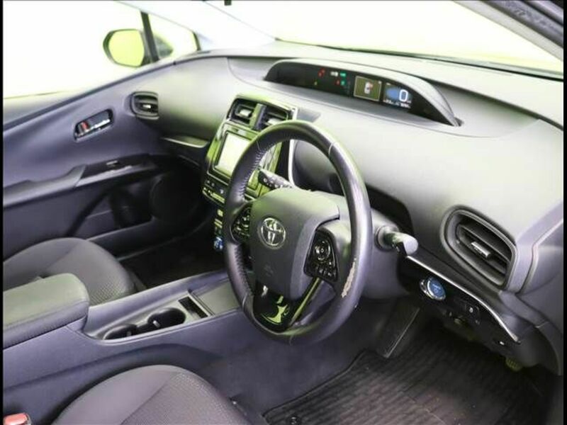 PRIUS-17