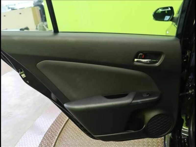 PRIUS-27
