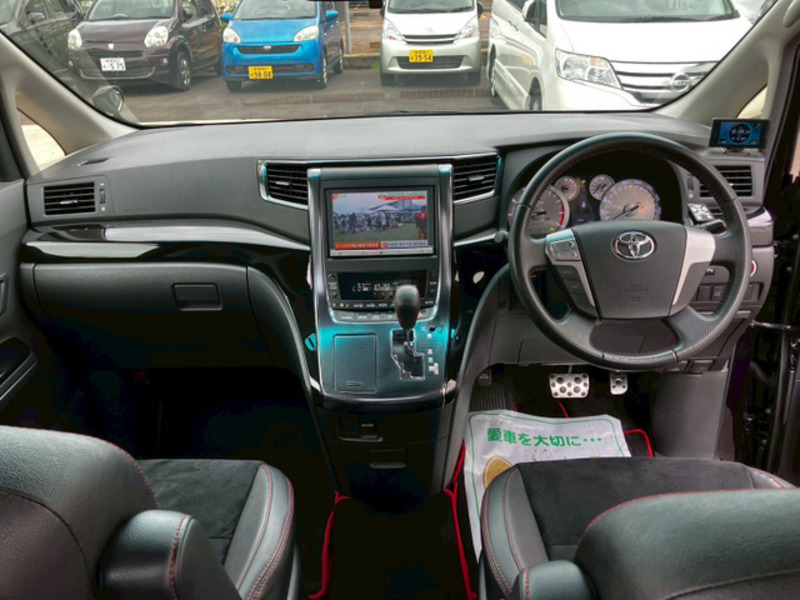 VELLFIRE-12
