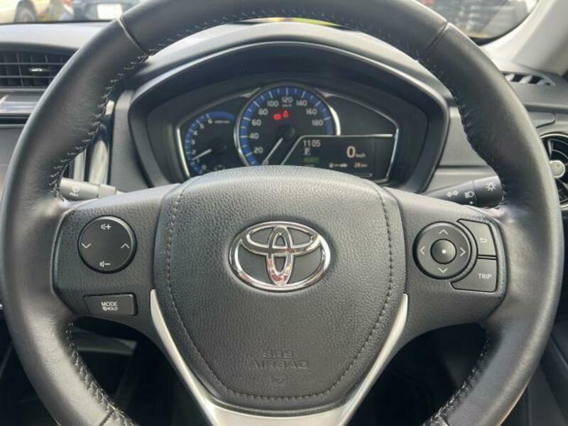 COROLLA AXIO