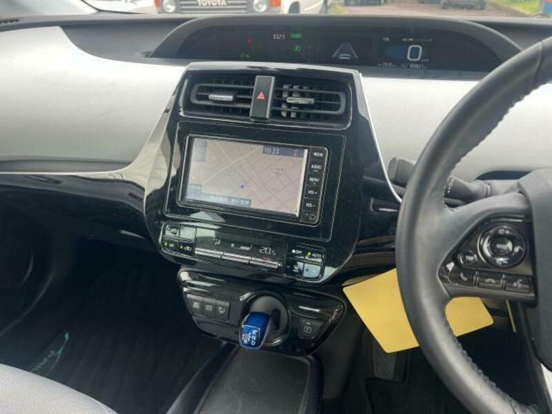 PRIUS-4