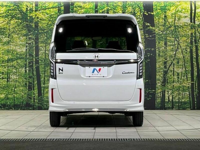 N BOX CUSTOM