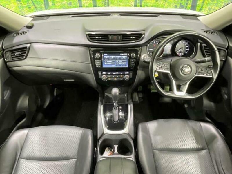 X-TRAIL-1