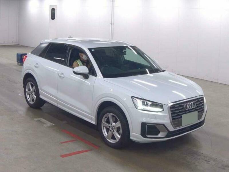 AUDI Q2