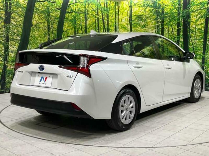 PRIUS-17