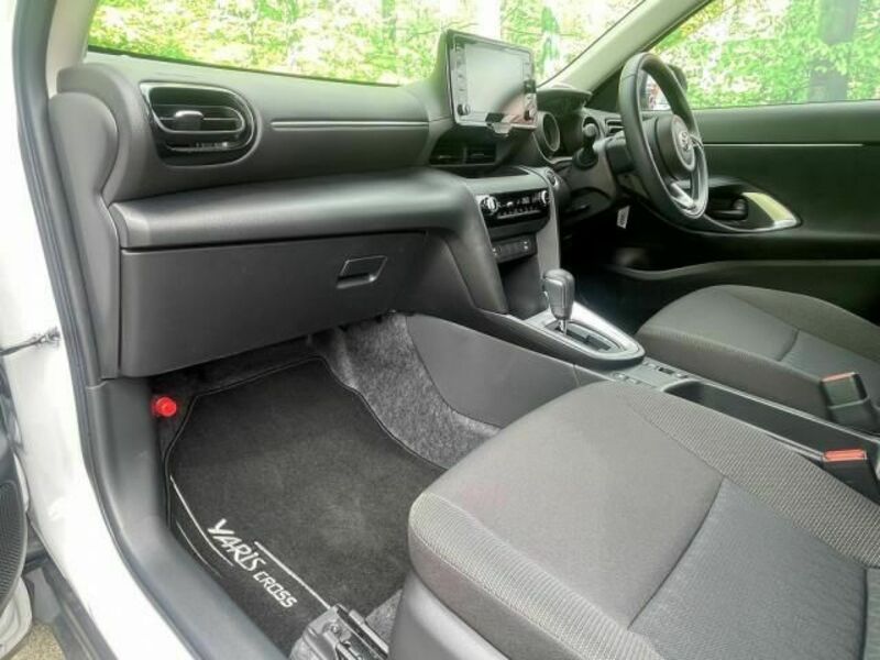 YARIS CROSS