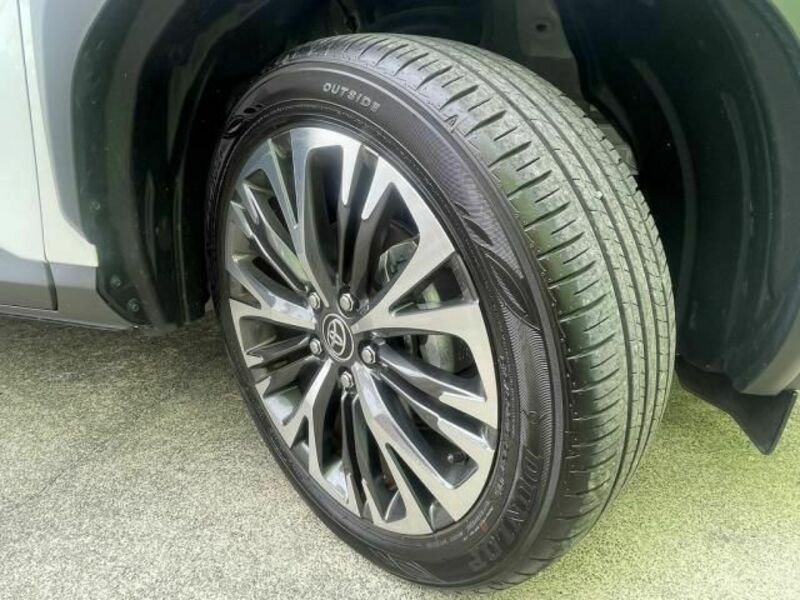 YARIS CROSS
