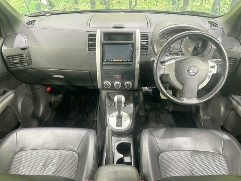 X-TRAIL-1