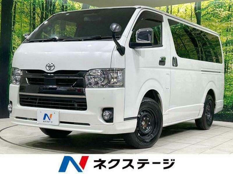 TOYOTA HIACE VAN