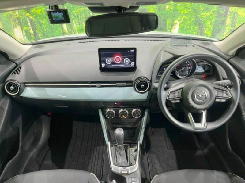 MAZDA2