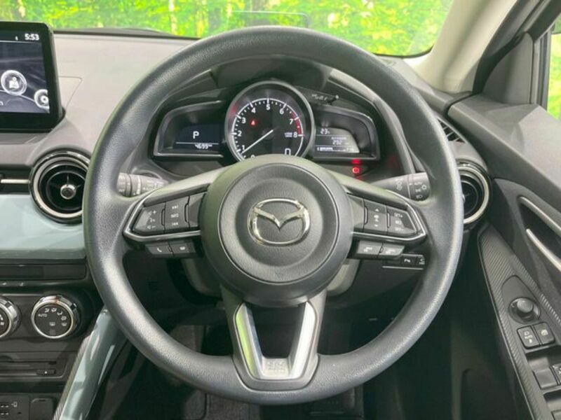 MAZDA2