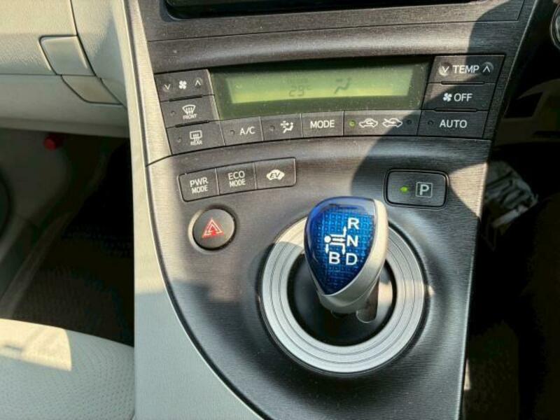 PRIUS-6