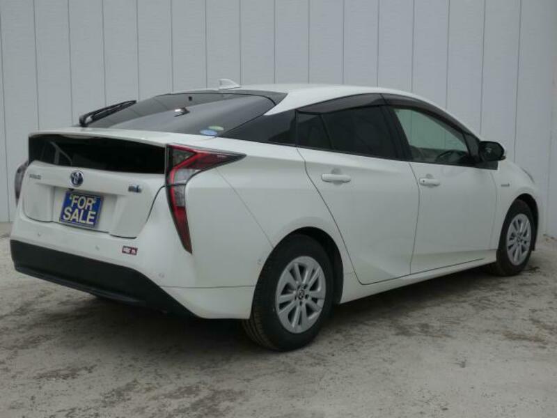 PRIUS-4