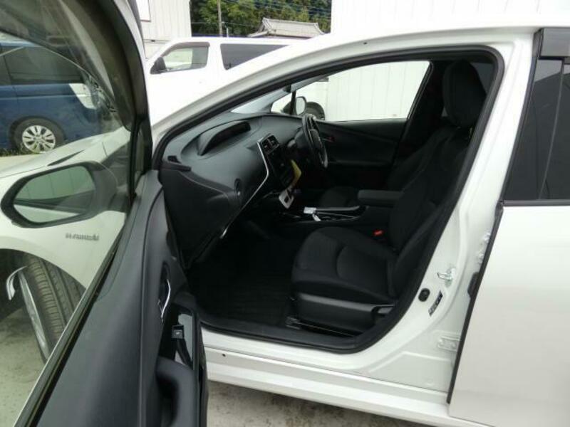 PRIUS-12