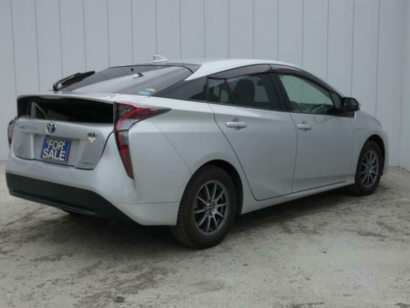 PRIUS-4